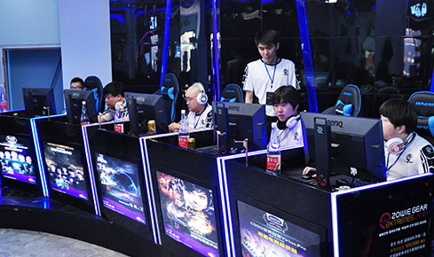 也为这一届 也为这一届